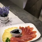 Sidro - Wellness & Restaurant 招待所