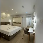 Sidro - Wellness & Restaurant 招待所